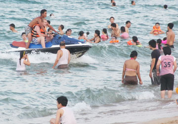 Quyết liệt làm thoáng bờ biển Nha Trang